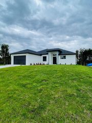 2561 25th Street W, Lehigh Acres, FL 33971