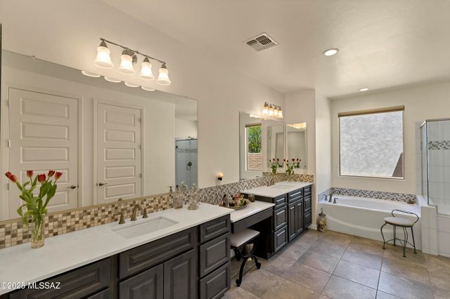 2324 E Dream Catcher Drive, Sahuarita, AZ 85614