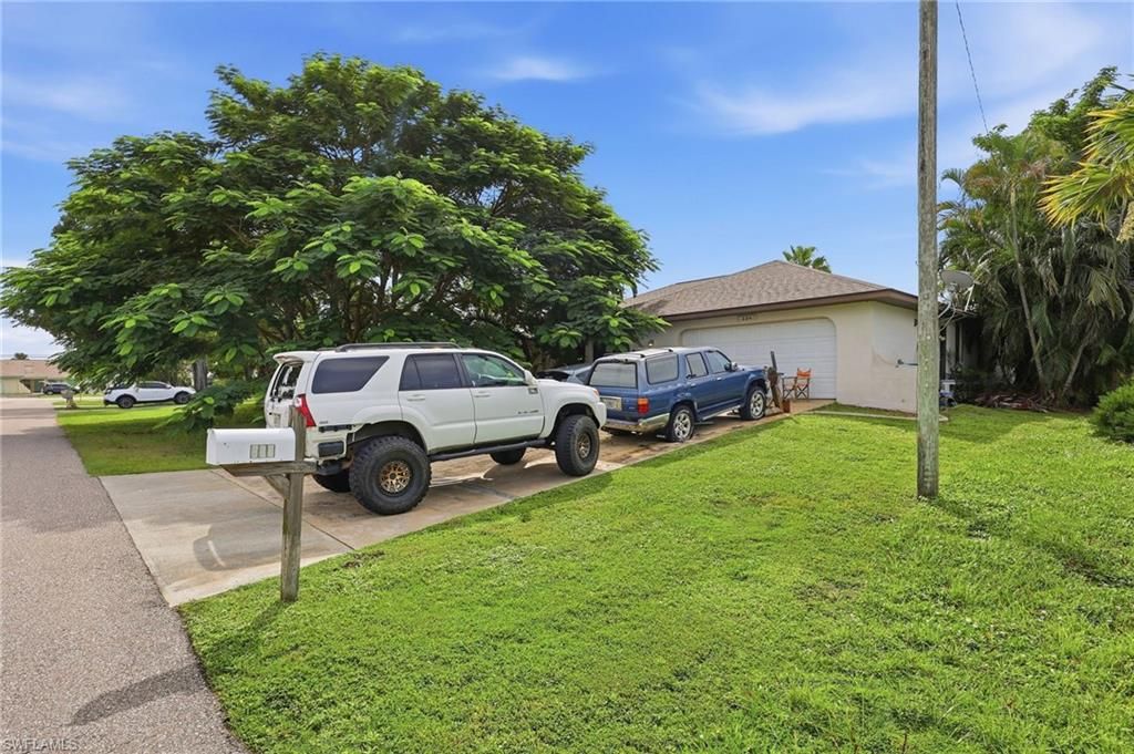 Image 2 of property listing at 338 46th LN, Cape Coral, FL 33904
