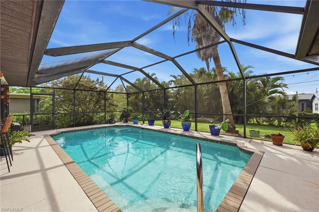 Image 3 of property listing at 338 46th LN, Cape Coral, FL 33904