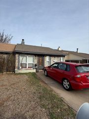 208 Hudson Place, Midwest City, OK 73110