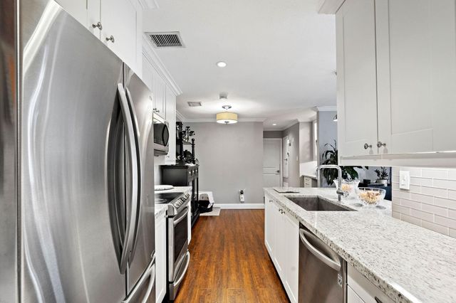 1818 Augusta Drive 6, Houston, TX 77057