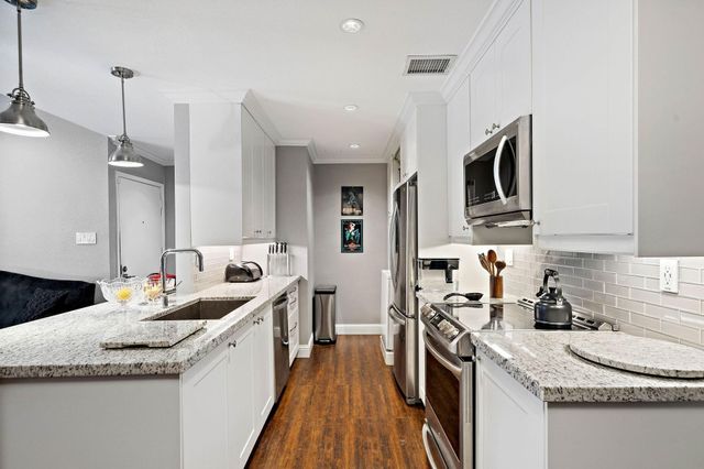 1818 Augusta Drive 6, Houston, TX 77057