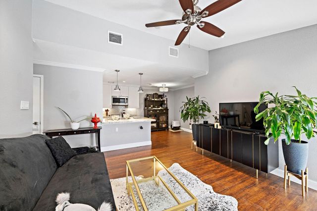 1818 Augusta Drive 6, Houston, TX 77057