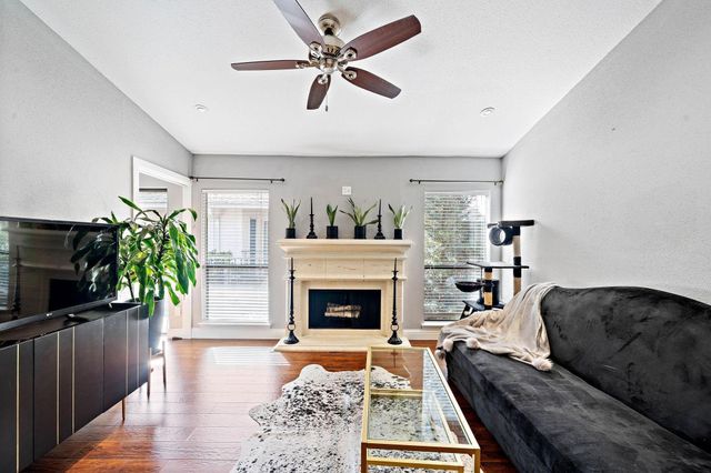 1818 Augusta Drive 6, Houston, TX 77057