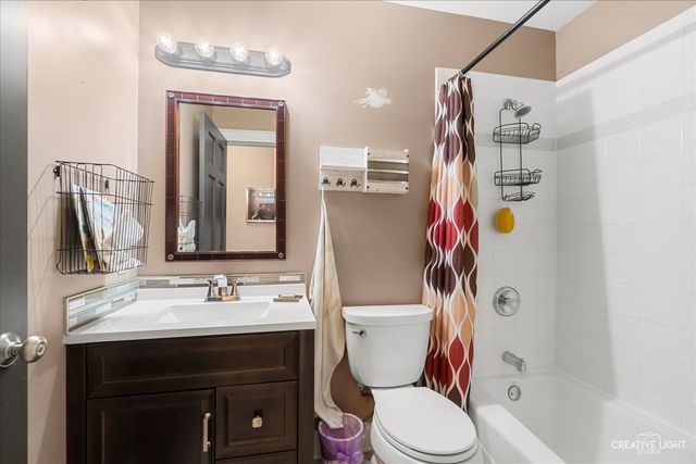 6 Glengarry Lane, Sugar Grove, IL 60554