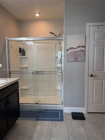 8649 Cobblestone Dr, Fort Pierce, FL 34945