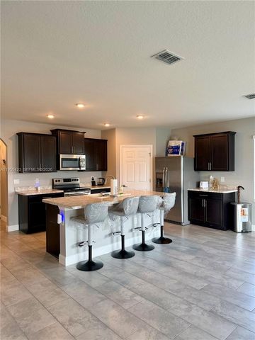 8649 Cobblestone Dr, Fort Pierce, FL 34945