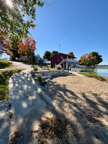 10606 Lake Street, Chippewa Lake, MI 49320