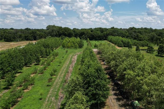 22701 Timberview Road, Harrisonville, MO 64701