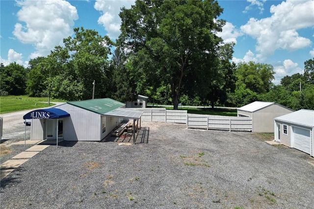 22701 Timberview Road, Harrisonville, MO 64701