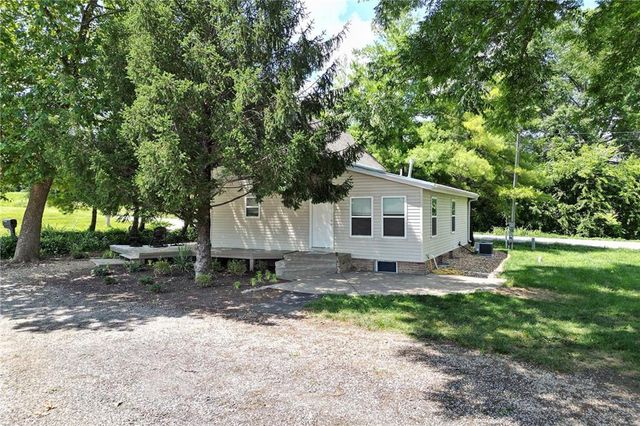 22701 Timberview Road, Harrisonville, MO 64701