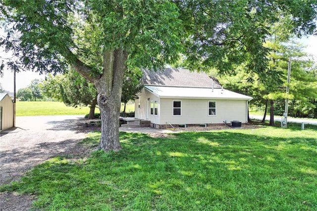 22701 Timberview Road, Harrisonville, MO 64701