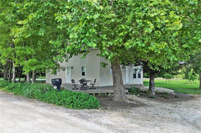 22701 Timberview Road, Harrisonville, MO 64701