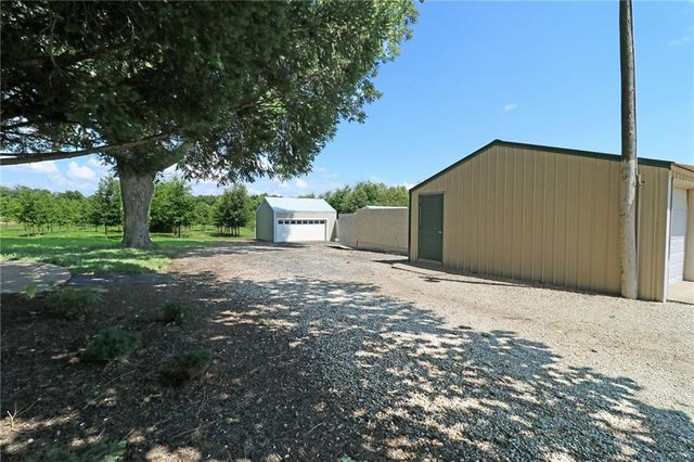 22701 Timberview Road, Harrisonville, MO 64701