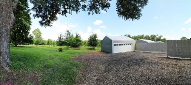 22701 Timberview Road, Harrisonville, MO 64701