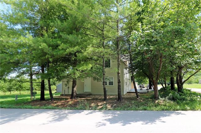 22701 Timberview Road, Harrisonville, MO 64701