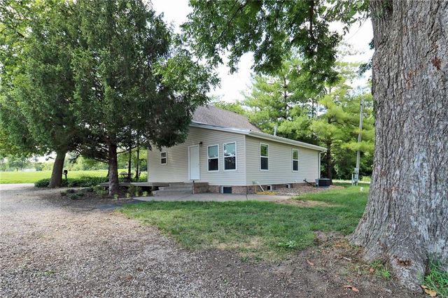 22701 Timberview Road, Harrisonville, MO 64701