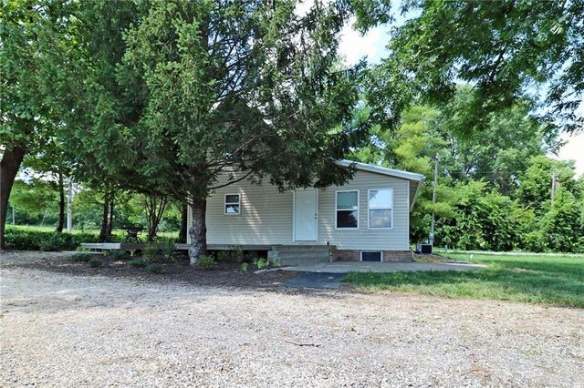 22701 Timberview Road, Harrisonville, MO 64701