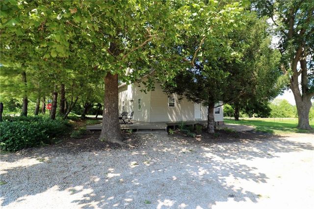 22701 Timberview Road, Harrisonville, MO 64701