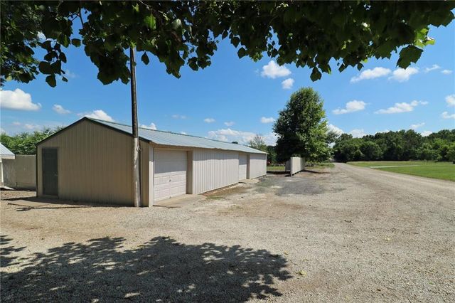 22701 Timberview Road, Harrisonville, MO 64701