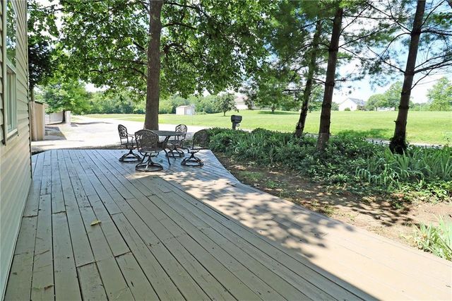 22701 Timberview Road, Harrisonville, MO 64701