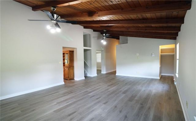 22701 Timberview Road, Harrisonville, MO 64701