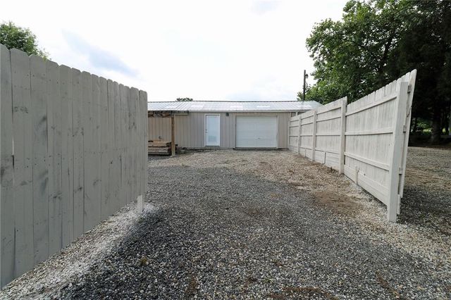 22701 Timberview Road, Harrisonville, MO 64701