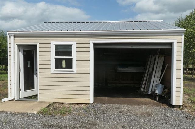 22701 Timberview Road, Harrisonville, MO 64701