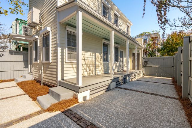 1 Ducs Court, Charleston, SC 29403