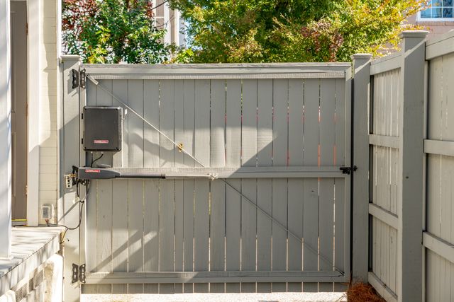 1 Ducs Court, Charleston, SC 29403