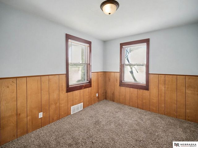 350 S 38th Street, Lincoln, NE 68510