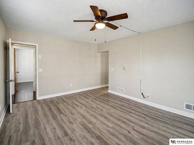 350 S 38th Street, Lincoln, NE 68510