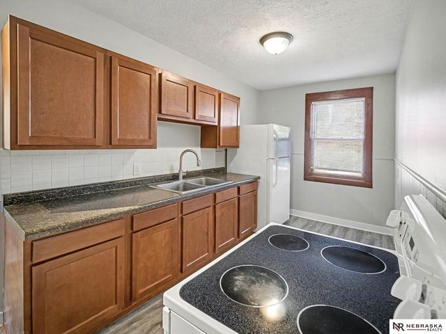 350 S 38th Street, Lincoln, NE 68510