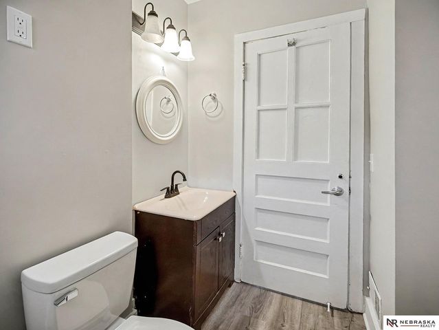 350 S 38th Street, Lincoln, NE 68510