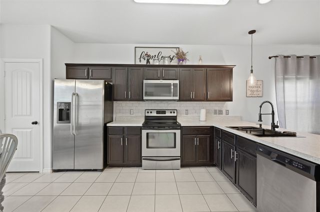 4814 Pinnacle Place, Denison, TX 75021