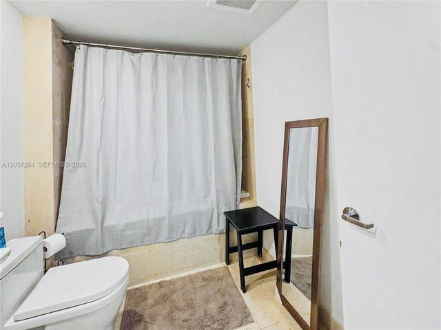 475 Brickell Ave 1910, Miami, FL 33131