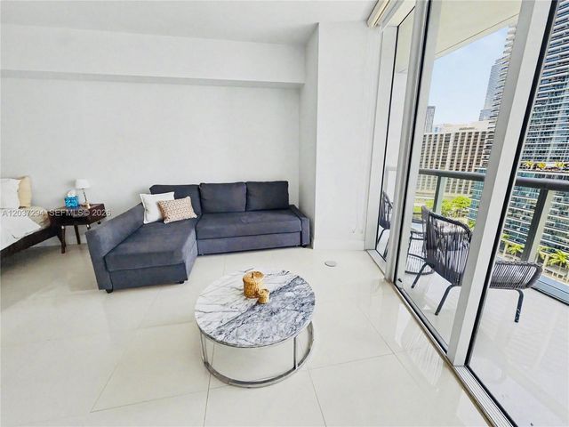 475 Brickell Ave 1910, Miami, FL 33131
