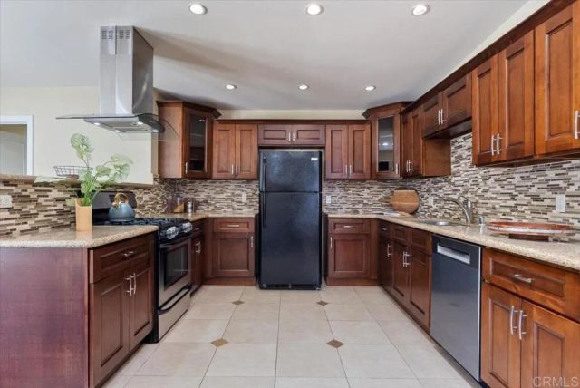 7740 Lindley Avenue, Reseda, CA 91335