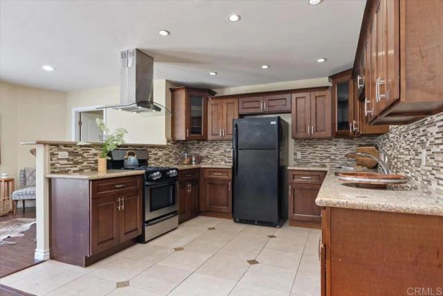 7740 Lindley Avenue, Reseda, CA 91335