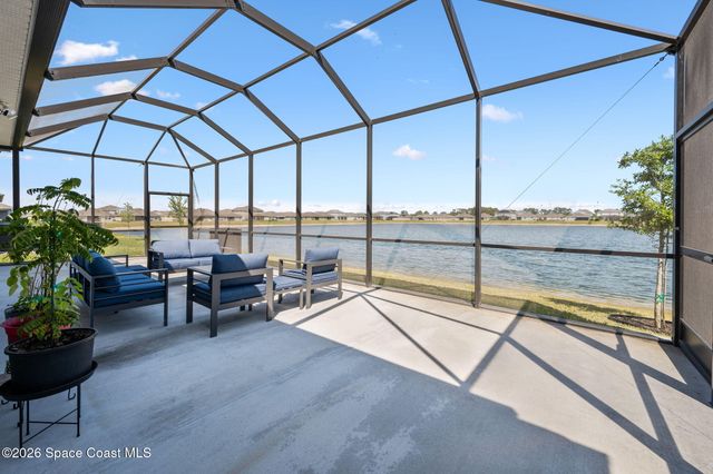 2631 Pinwherry Street NW, Palm Bay, FL 32907