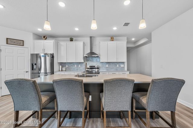 2631 Pinwherry Street NW, Palm Bay, FL 32907