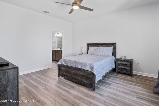 2631 Pinwherry Street NW, Palm Bay, FL 32907