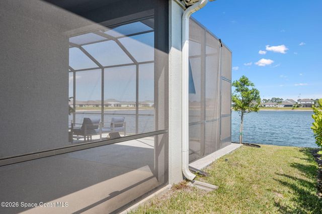 2631 Pinwherry Street NW, Palm Bay, FL 32907