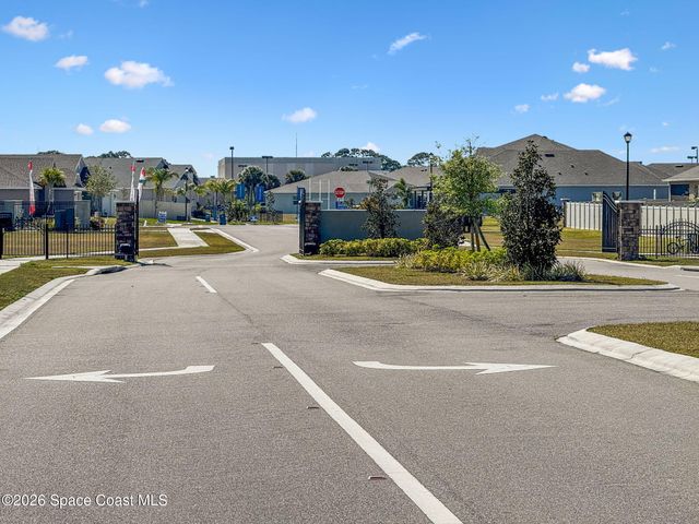 2631 Pinwherry Street NW, Palm Bay, FL 32907