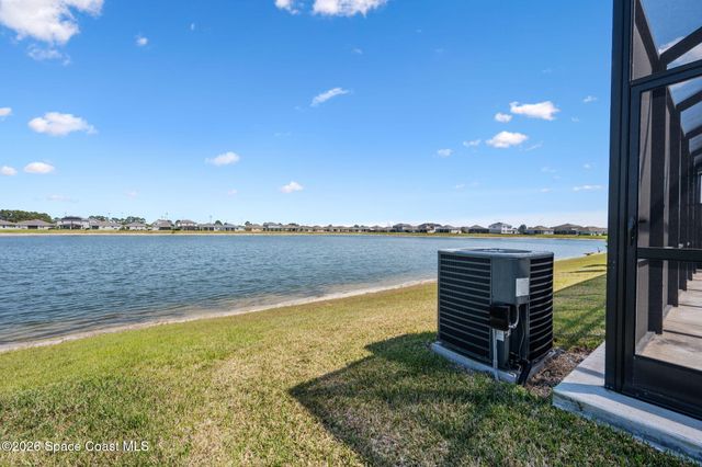 2631 Pinwherry Street NW, Palm Bay, FL 32907