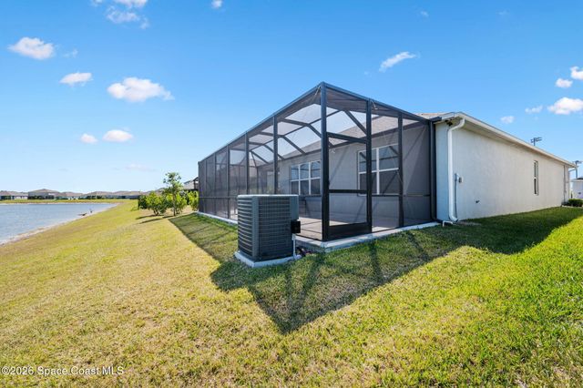 2631 Pinwherry Street NW, Palm Bay, FL 32907