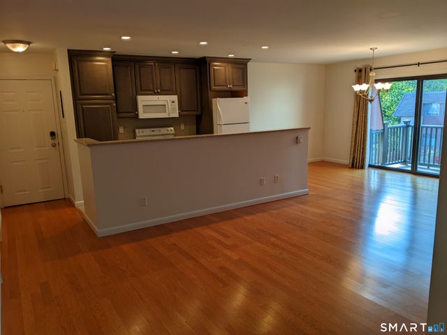 76 Maple Tree Avenue 5, Stamford, CT 06906