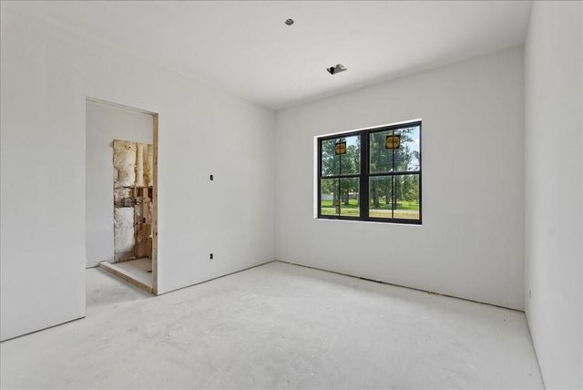 117 Daisy Ln, Baytown, TX 77523