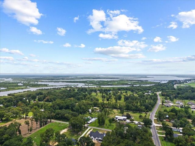 117 Daisy Ln, Baytown, TX 77523